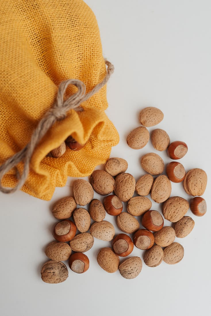 ALMENDRAS CON CÁSCARA