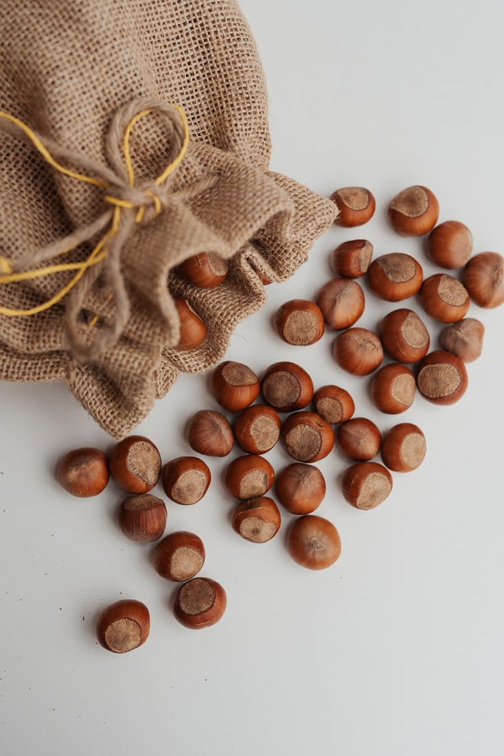 AVELLANAS CON CASCARA